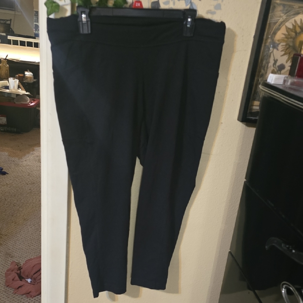 Old Navy Black Cropped Leggings Size XL